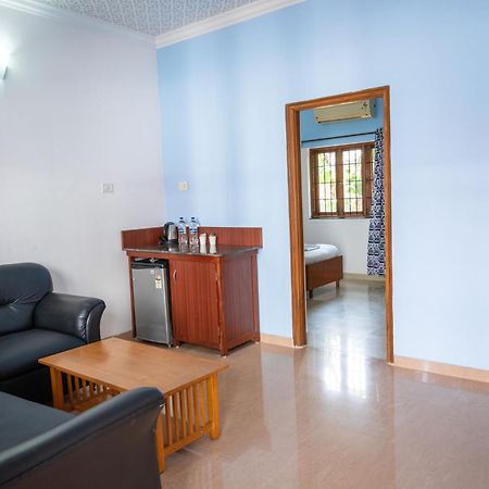 Franria Villa Guest House 卡兰古特 外观 照片