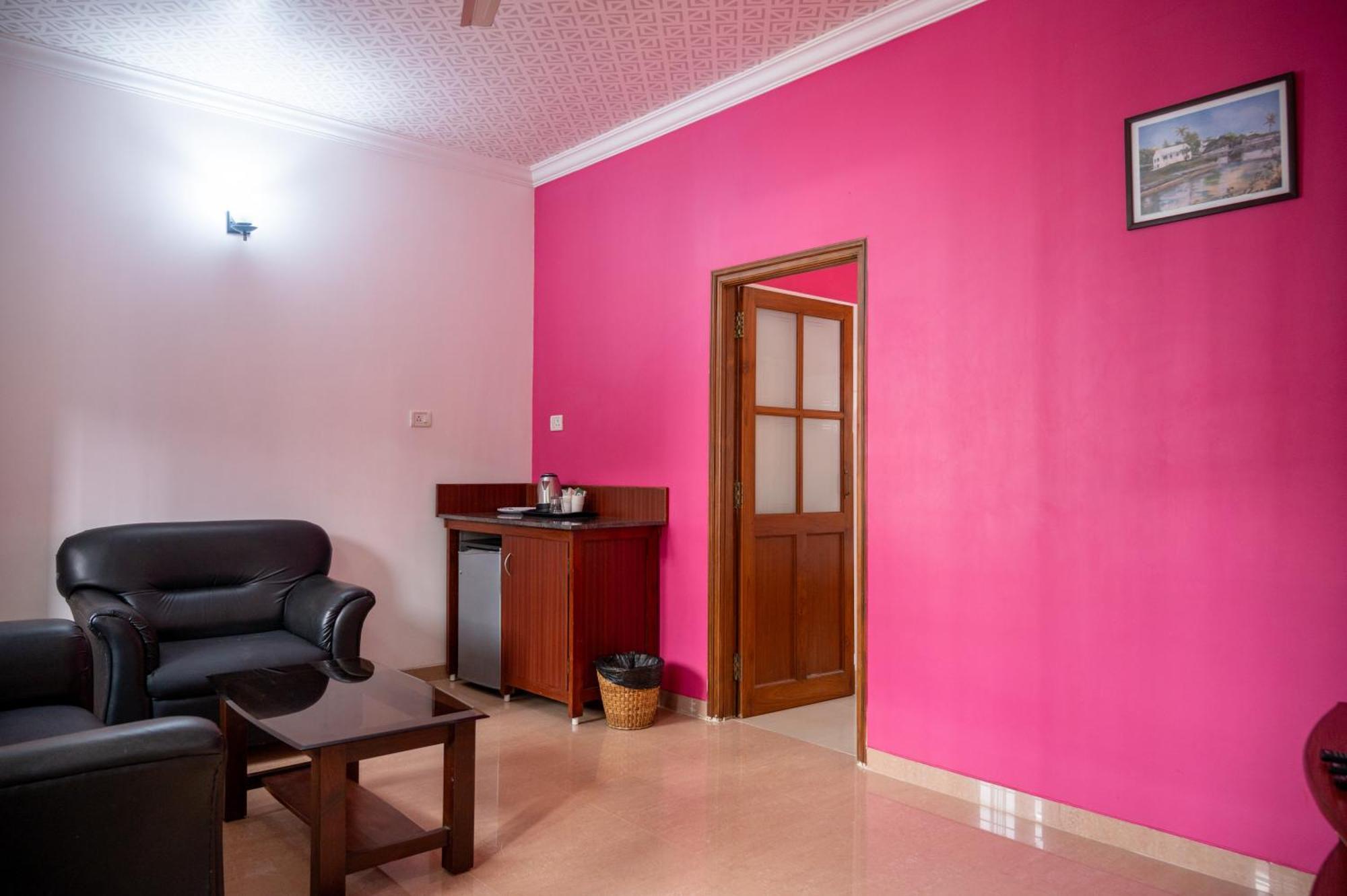 Franria Villa Guest House 卡兰古特 外观 照片